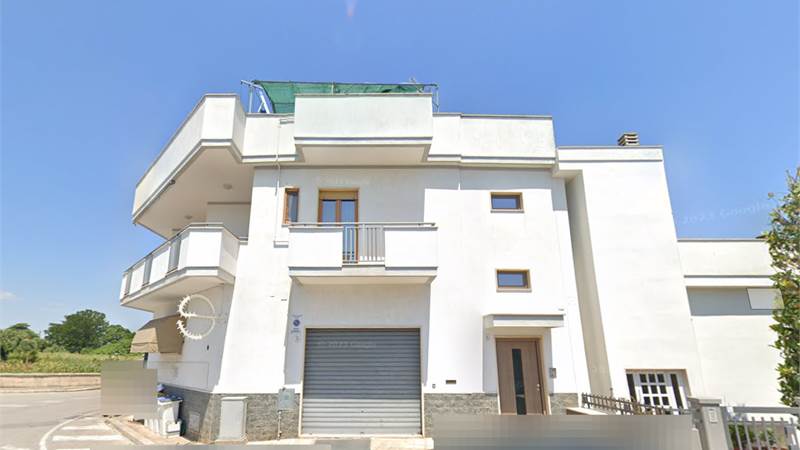 Appartamento e box - Viale aldo moro - in Asta 